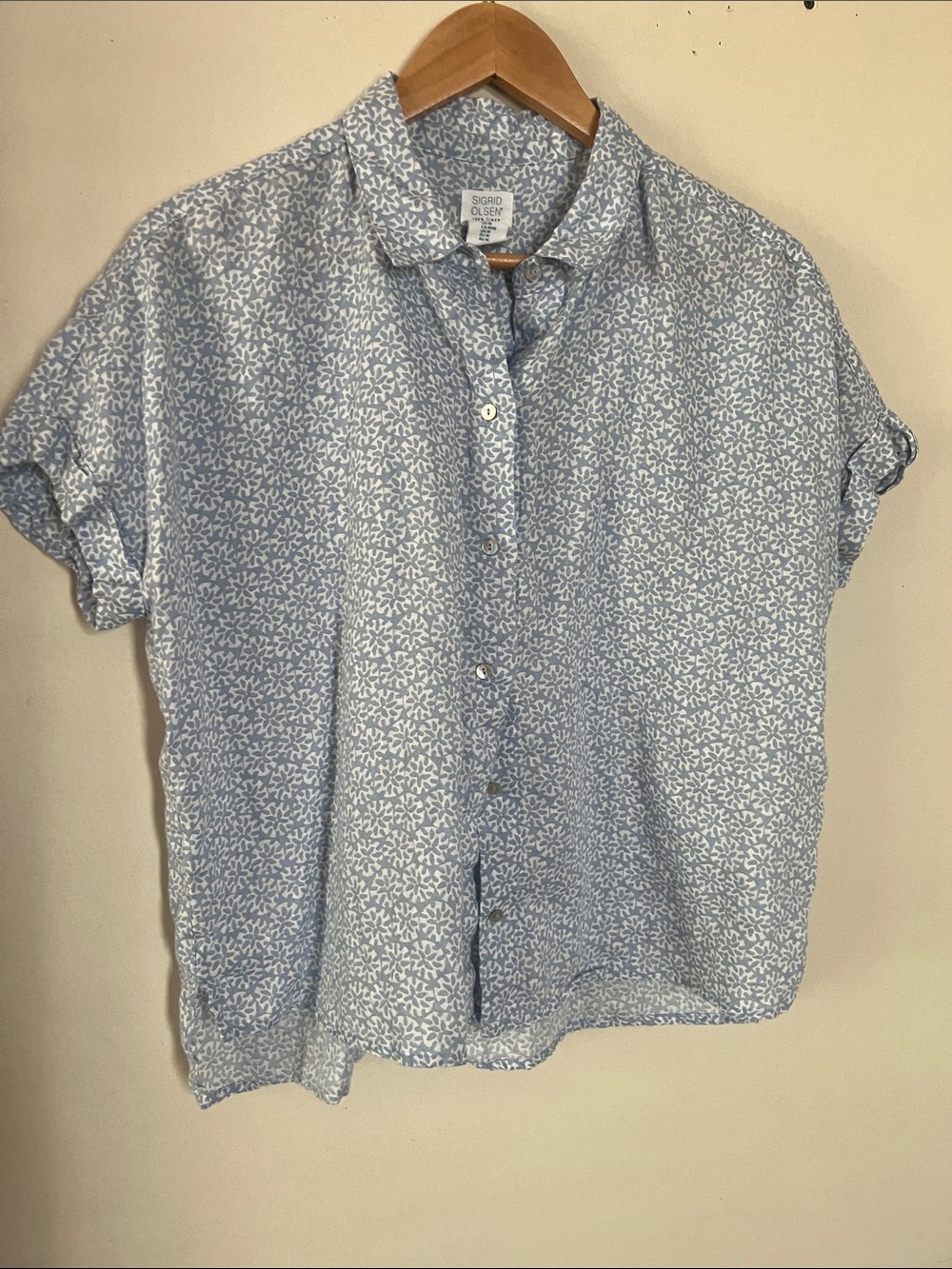 Sigrid Olsen Light Blue Floral Short-Sleeve Button-Down Shirt